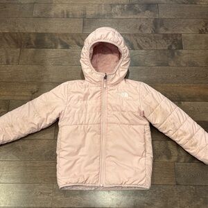 ✨ 💕 Pink North Face Jacket size 5T 💕✨